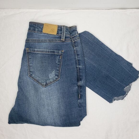 Distressed Paperbag Cutoff Denim Jeans - Picture 6 of 11